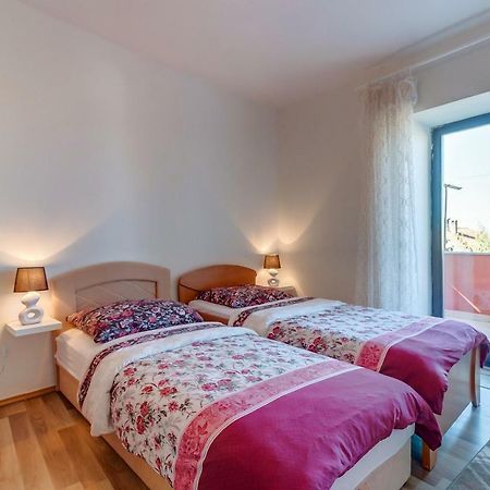 Apartment Matija Čunski Екстериор снимка