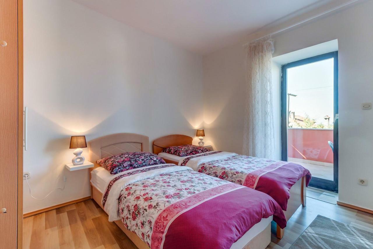 Apartment Matija Čunski Екстериор снимка